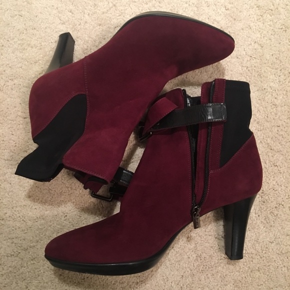 Aquatalia Shoes - Aquatalia heeled booties size 10